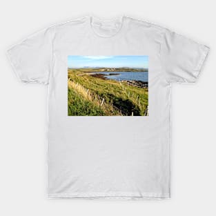 Looking across to the crofting village of Ullinish on the west coast of Skye T-Shirt